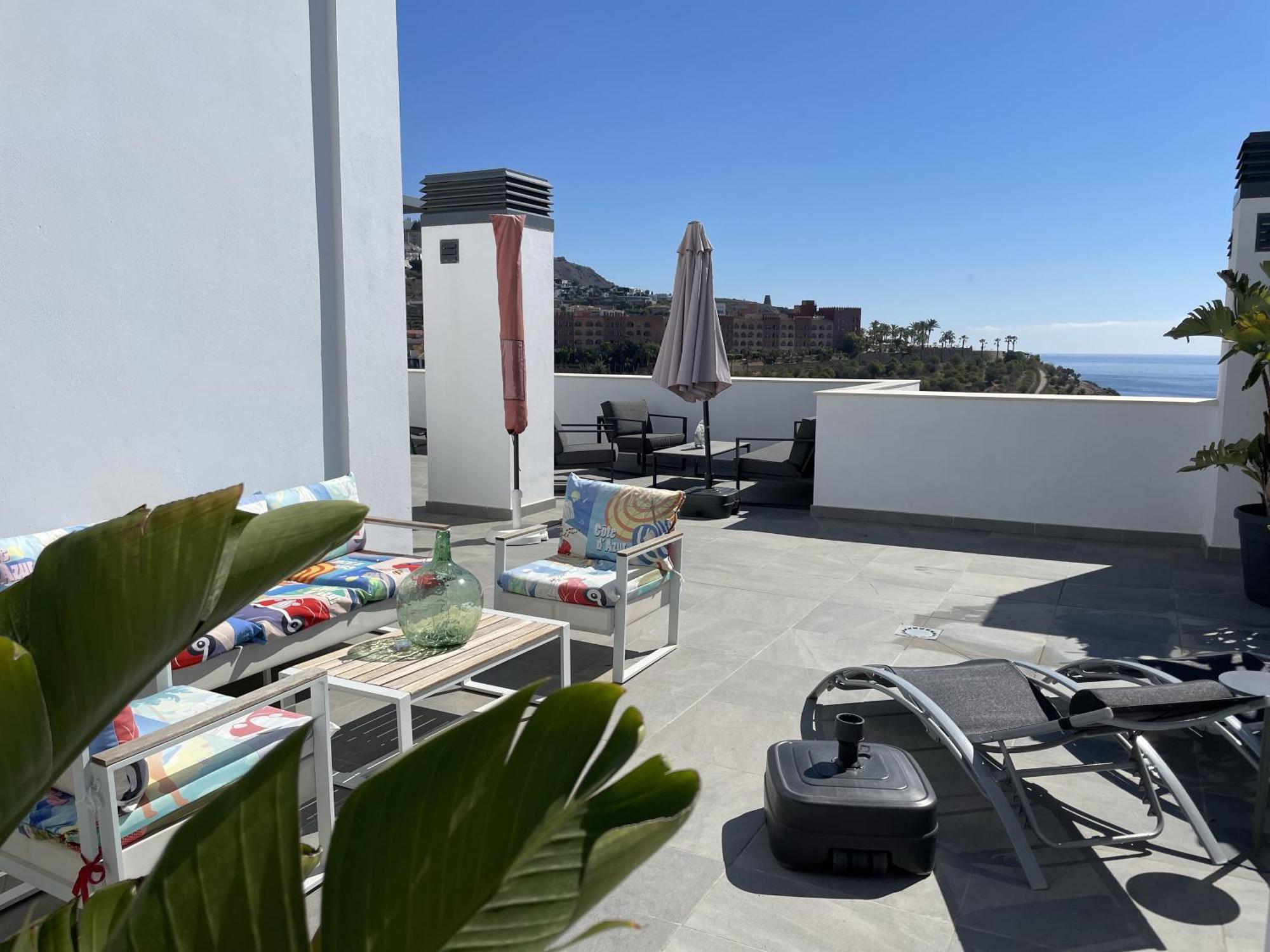 Apartment Sunny Penthouse With Panoramic Views